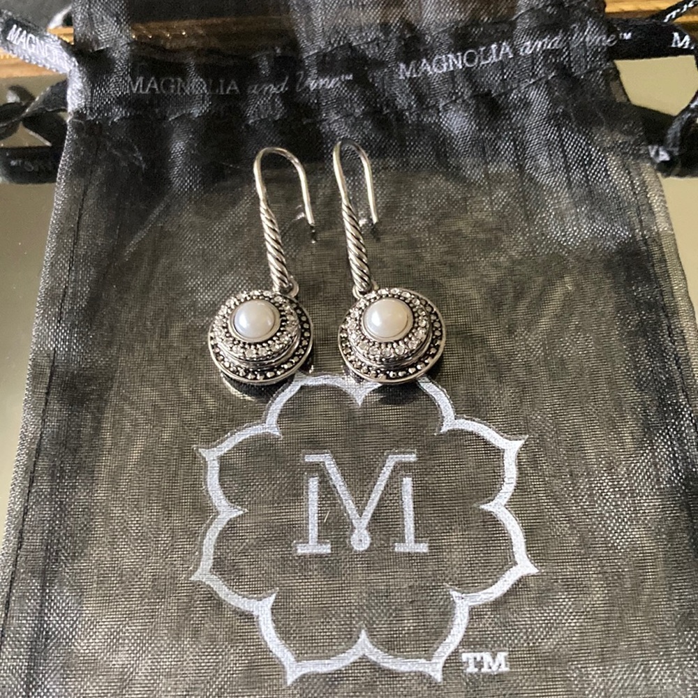 Dangle earrings